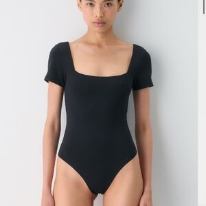 Aritzia Babaton Original Contour Squareneck Bodysuit